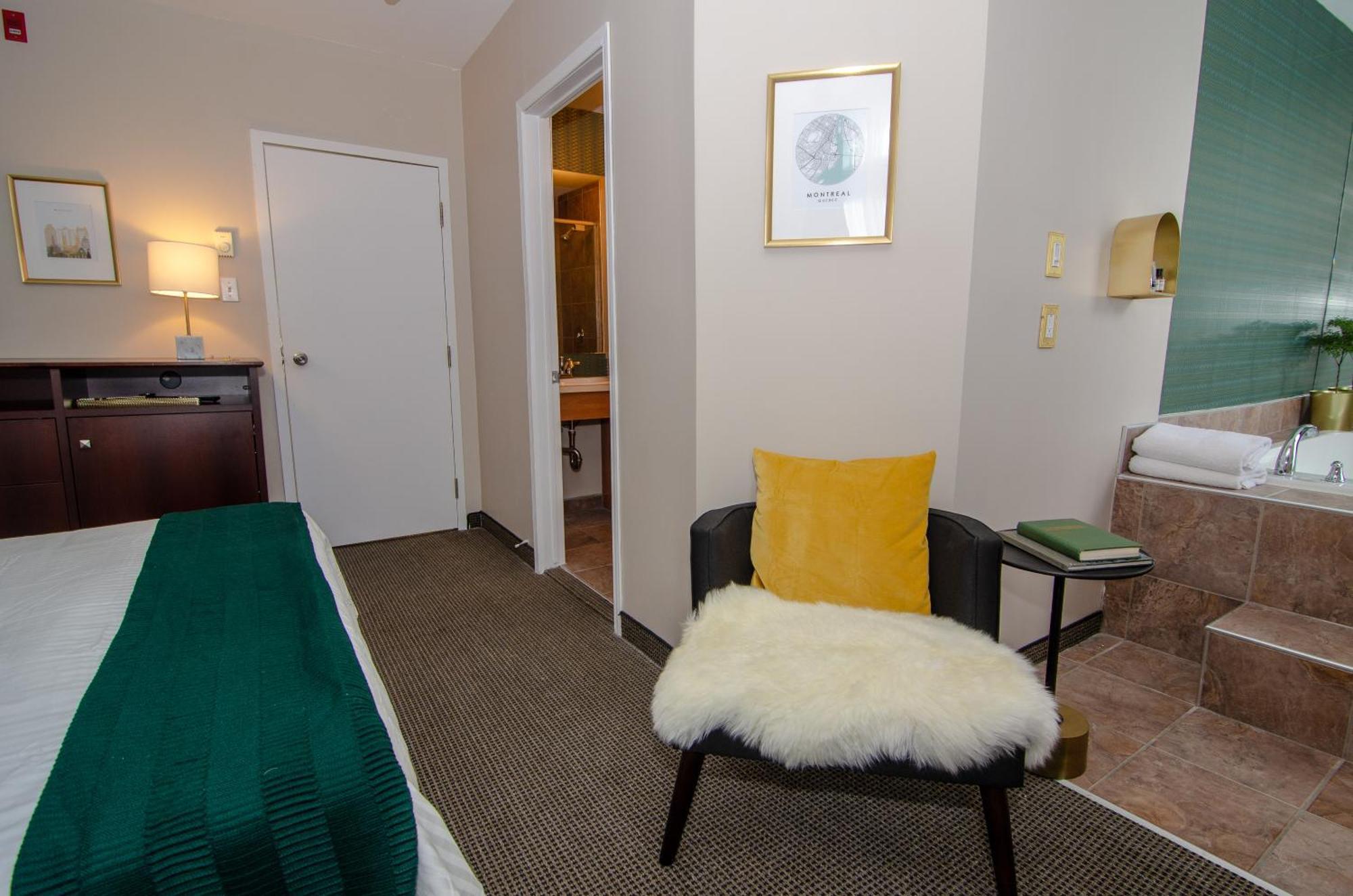 Hotel Dorion Montreal Room photo